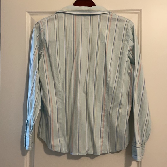 Van Heusen. Large button up. - Picture 3 of 3